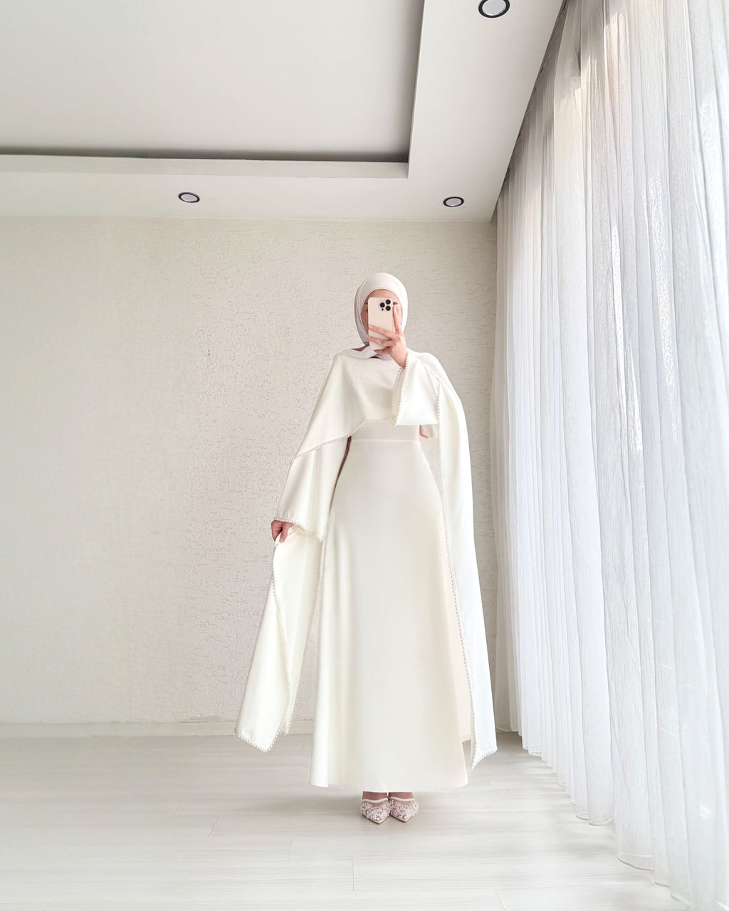 Pearl Detailed Ocactional Dress